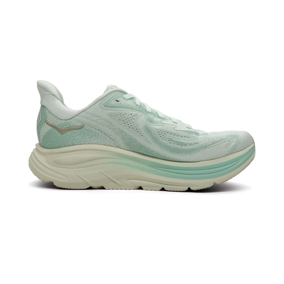 En Hoka Clifton 10 løbesko dame i farven Sea Glass/Jadeite med mesh-overdel, polstret sål og diskret branding vises fra siden mod en hvid baggrund.