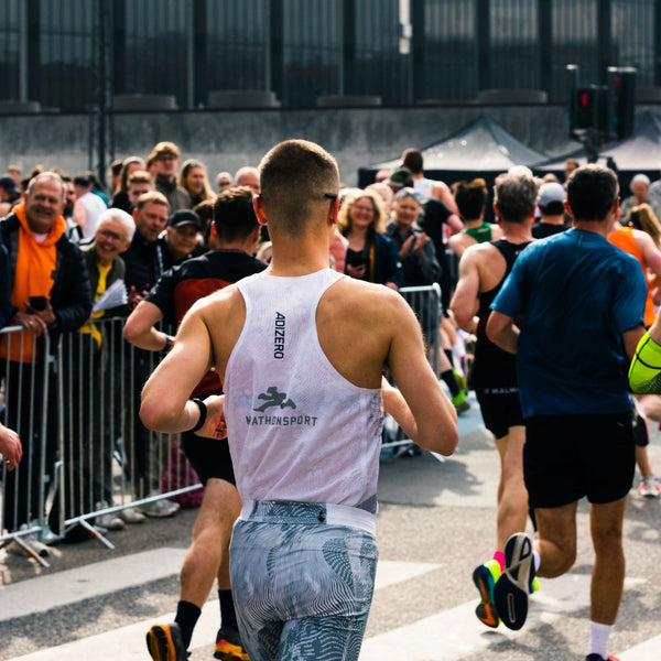 Løber som har det varmt til Marathon.