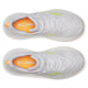 Et par hvide Saucony Tempus 2 løbesko til damer, sat oppefra med orange indersåler og en lille orange stribe ved hælen, lysegrønne detaljer, hvide snørebånd og FORMFIT-branding for ekstra stabilitet.