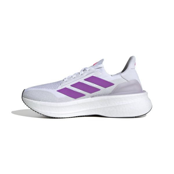 Adidas Ultraboost 5X Dame i White/Purple Burst/Lucid Pink har overdel i mesh, tyk sål, gennemsigtig hæl, tre lilla striber og sort ydersål - perfekt til de daglige løbeture.