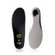 Et par Ortho Movement Sport Insole Standard, Unisex, Sort vises side om side; den ene viser den sorte overside med gul tekst, den anden afslører en struktureret hvid underside for ekstra stødabsorbering.
