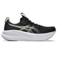 Vi præsenterer ASICS Gel-Nimbus 28, Herre, i farvekombinationen Sort/Feather Grey – en elegant sneaker med lavt skaft, der kombinerer en sort overdel med hvide og guldfarvede detaljer, fremhævet af det karakteristiske ASICS-logo på siden. Denne model er designet til maksimal stødabsorbering og enestående komfort som løbesko og har sorte snørebånd samt en tyk hvid sål, der giver et moderne, atletisk look.
