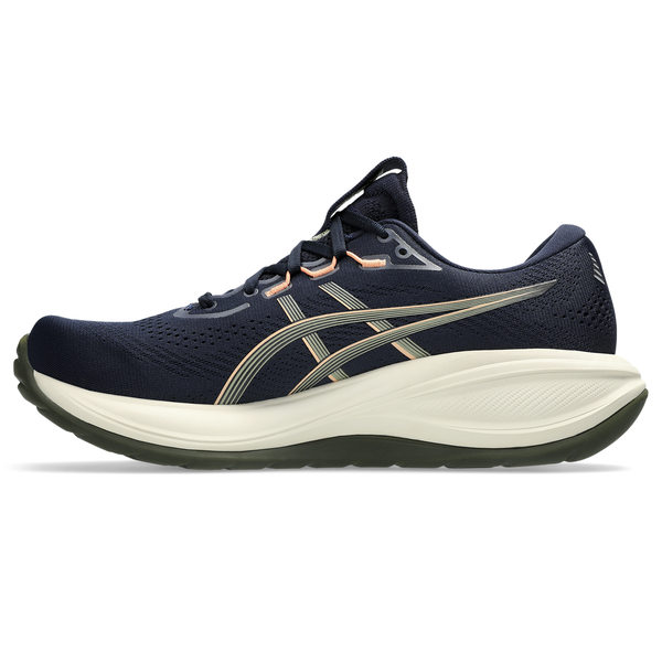 Et par ASICS Gel-Cumulus 28-løbesko til mænd i farven Midnight/Khaki Green med et khakifarvet ASICS-logo, hvid polstret sål og sort ydersål, vist i profil på en ensfarvet hvid baggrund.
