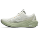 Et billede set fra siden af Asics GT-2000 15, Herre i farvekombinationen Birch/Khaki Green, der viser den tykke sål, de hvide snørebånd og det ikoniske logo på siden. Teksten »3D GUIDANCE SYSTEM« er trykt over mellemsålen og understreger skoens avancerede egenskaber som en stabilitetssko til herre (stabilitetsløbesko til mænd).
