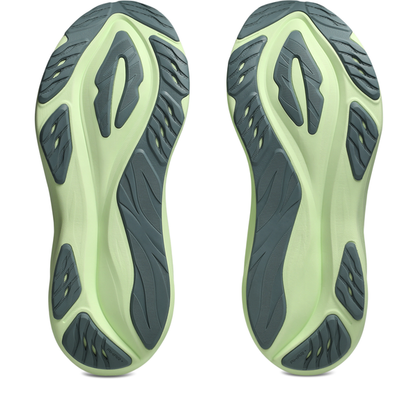 To såler til sportssko, inspireret af ASICS Gt-2000 15, Herre i farvekombinationen Illuminate Yellow/Foggy Teal, vises side om side på en hvid baggrund. Disse såler til stabilitetssko har mørkegrå og lysegrønne, bølgede mønstre med struktur, flere grebszoner og et asymmetrisk, moderne design.