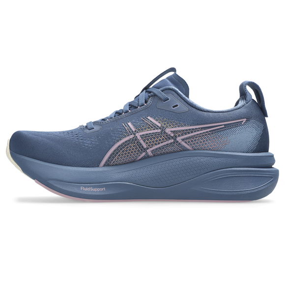 En Asics Gel-Kayano 33 Dame løbesko i Grand Shark/Taro Purple med pink detaljer og FluidSupport-tekst på sålen, vist mod en hvid baggrund.