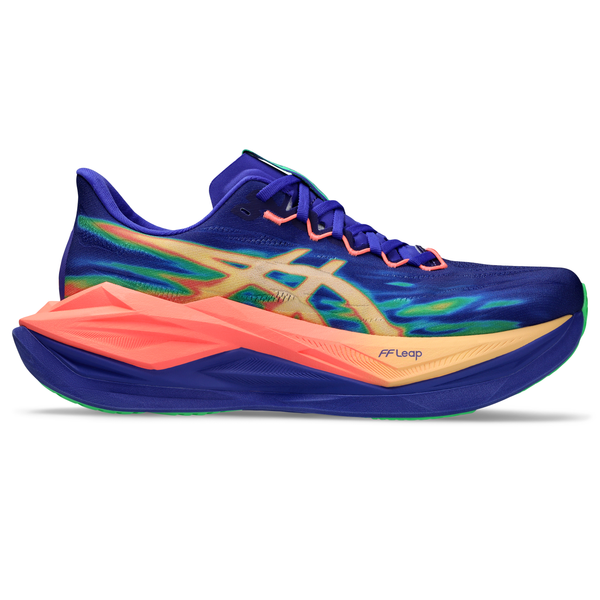 Asics Superblast 3 unisex-løbesko i Cobalt Burst/Light Orange har en blå overdel med neonfarvede detaljer, en tyk flerfarvet sål og "FF Leap"-tekst på siden.