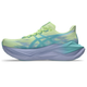 Et sidebillede af ASICS Superblast 3 Unisex løbesko i Illuminate Yellow/Energy Aqua med en tyk, skulpturel sål med FF LEAP™-skum, overdel i mesh, gradientdesign og snørelukning.