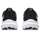 Et par Asics Gt-1000 14 Ps børneløbesko i Black/Steel Grey med sorte pull tabs og teksturerede sort-hvide såler, vist bagfra-ideelle som stabil løbesko til aktive børn.