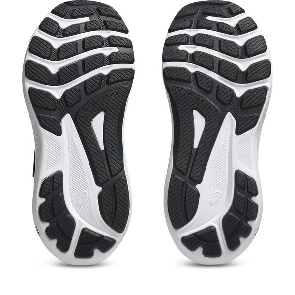 Et par Asics Gt-1000 14 Ps børne løbesko i Black/Steel Grey er vist med sålen opad og har en hvid bund, sorte gummimønstre og flere teksturerede sektioner for bedre greb.