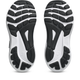 Et par Asics Gt-1000 14 Ps børne løbesko i Black/Steel Grey er vist med sålen opad og har en hvid bund, sorte gummimønstre og flere teksturerede sektioner for bedre greb.