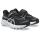 Et par Asics Gt-1000 14 Ps børne løbesko i Black/Steel Grey med hvide såler, mesh overdel, hvidt logo og velcrolukning. Stabilt løbesko placeret side om side på hvid baggrund.