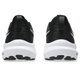 Et par Asics Gt-1000 14 Gs løbesko til børn i Black/Steel Grey vises fra bagenden med fokus på hælområde, pull tabs og teksturerede såler med synlig GEL dæmpning for ekstra komfort.