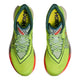 Et par Hoka Cielo X1 3.0 (Unisex) løbesko i Neon Yuzu/Thyme, set ovenfra med fede "HOKA"-logoer på indersålen og tungen - perfekte til maratonløb og stylet med livlige detaljer, placeret side om side.