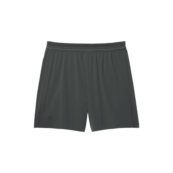 Et par On 7" Performance Shorts, Herre, Eclipse er vist på en almindelig hvid baggrund med en elastisk linning og subtile sømdetaljer.