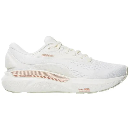 Brooks Adrenaline GTS 24 løbesko dame i Coconut/Rose Gold/White har en struktureret sål, åndbar mesh-overdel, synlig Brooks-branding og et slankt, minimalistisk design - perfekt som stabilitetssko.