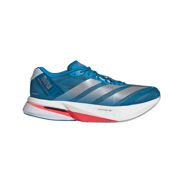 Adidas Adizero Boston 13 Herre i Solblu/Silvmt/Dksobl har en blå mesh-overdel, sølvfarvede striber og hvid/røde detaljer på hæl og sål, vist mod en almindelig hvid baggrund.