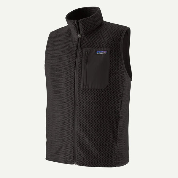 Patagonia R1 Air Vest til herrer i sort er en ærmeløs fleece med lynlås, struktureret mønster, høj krave og venstre brystlomme med lynlås. Et lille Patagonia-logo sidder over lommen.