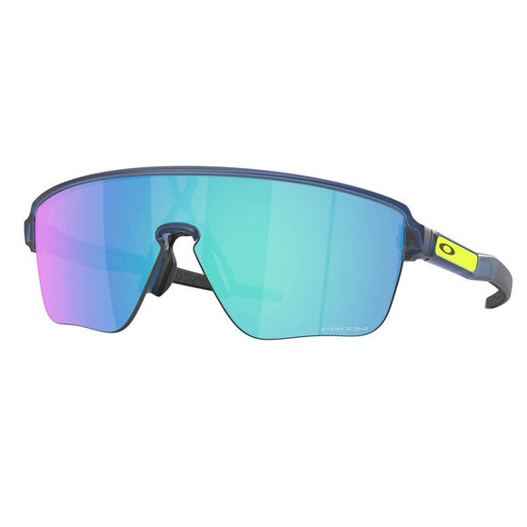 Oakley Corridor SQ unisex solbriller har et mat transblåt stel, en enkelt Prizm Sapphire spejllinse og er perfekt til udendørs sport.