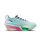 Nike Alphafly Next% 3 Dame i Glacier Blue/Black-Mint Foam-Green Shock har en turkis overdel, tyk gradientsål, der går fra hvid til pink ved hælen, sorte snørebånd, sort swoosh og ZoomX-branding.
