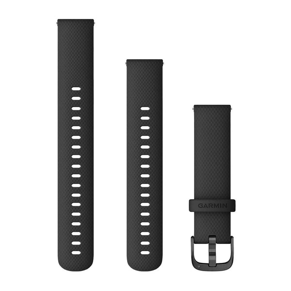 Tre Garmin Quick Release 18mm Bands, Unisex, Black with Slate hardware, vises lodret på en hvid baggrund. Båndene varierer i længde og har flere justeringshuller; det ene har et metalspænde med Garmin-logo.