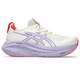 Asics Gel-Nimbus 27 Tokyo løbesko til dame i Cream/Edo Purple har en lilla plettet sål, små detaljer, rød hælstrop og ASICS-logo. Den giver stødabsorbering og har hvide snørebånd for komfort og stil.