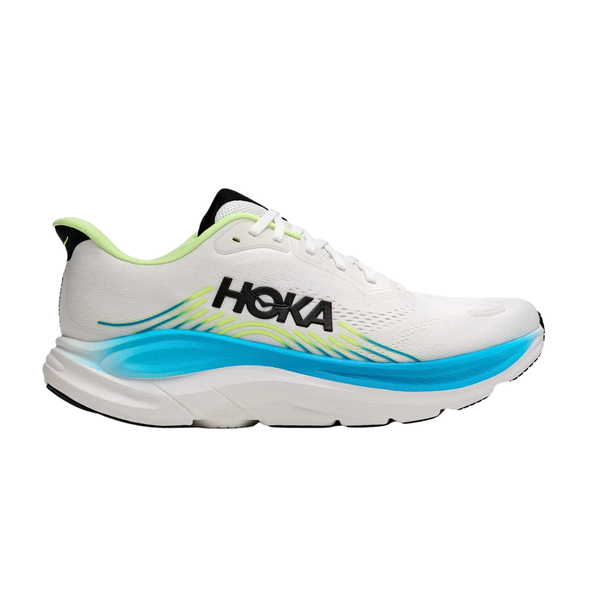 Hoka Clifton 11, Herre, Frost / Black er hvid med sort Hoka-logo, en neongrøn detalje ved hælen, lyseblå og gule detaljer samt en tyk, polstret sål – ideel som en neutral løbesko eller til mængdetræning.