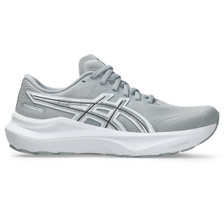 Asics GT-2000 14 Dame i Piedmont Grey/Pure Silver "Atc" er en lysegrå løbesko med metalliske sølvdetaljer og en hvid sål, der kombinerer komfort og stil - perfekt som stabil løbesko til damer.