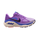 Nike Structure Plus damesko i Bright Violet/Purple Dynasty-Violet Mist har en overdel i mesh, mørklilla swoosh, hvid sål og blå og pink detaljer - perfekt som en stabil løbesko med ekstra støtte.