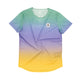 Saysky Drip Dye Flow T-Shirt, Herre, Purple Aop er en kortærmet t-shirt med et gradientdesign fra grønne skuldre til lilla og gul kant samt et lille brystmærke. Denne hurtigtørrende løbe-T-shirt er ideel til aktive dage.
