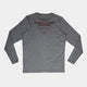 En Saysky Statement Pace Long Sleeve, Herre, Grey træningstrøje er lagt fladt ned og viser ryggen med "EVERYTHING EARNED" i fed mørkerød over den øverste del af ryggen og mere tekst nedenunder.