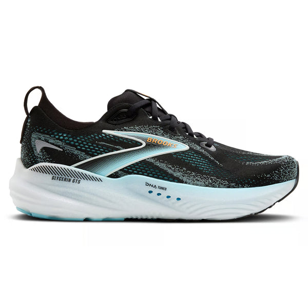 Brooks Glycerin GTS 22 løbesko herre i Black/Atomizer/Blazing Orange har en hvid, polstret sål, mesh-overdel og snørelukning for åndbarhed og stabilitet. Brooks-logo og Glycerin GTS 22 tekst vises nær hælen.