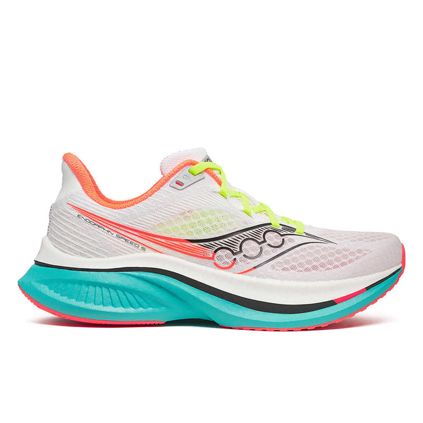 Saucony Endorphin Speed 5 Herre i White/Mutant har en hvid mesh-overdel med orange, blågrønne og neongule detaljer, en turkis og hvid tyk sål, sorte sidedetaljer, geometriske mønstre og Saucony-logoet.