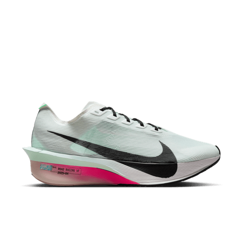 Et sidebillede af Nike Zoomx Vaporfly Next% 4 Dame i White/Black-Hyper Pink-Mint Foam med en stor sort Swoosh, sorte snørebånd, pinkfarvet ZoomX-mellemsål, carbonplade og en let forlænget hæl.