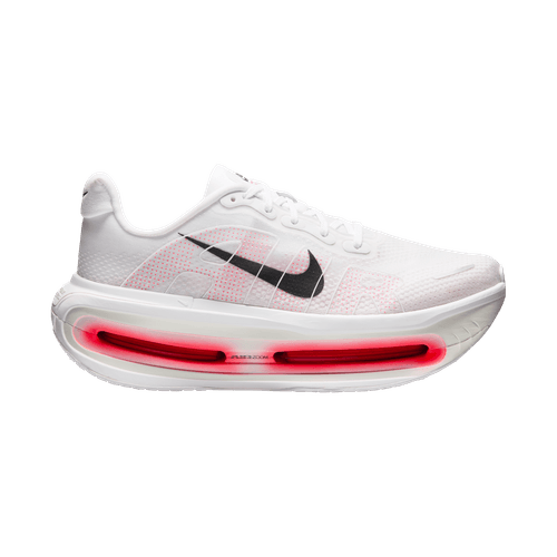 Nike Vomero Premium, Herre, i White/Black-Bright Crimson-Photon Dust har et sort swoosh-logo og synlige røde støddæmpningsdetaljer for maksimal komfort, der vises på en almindelig lys baggrund.