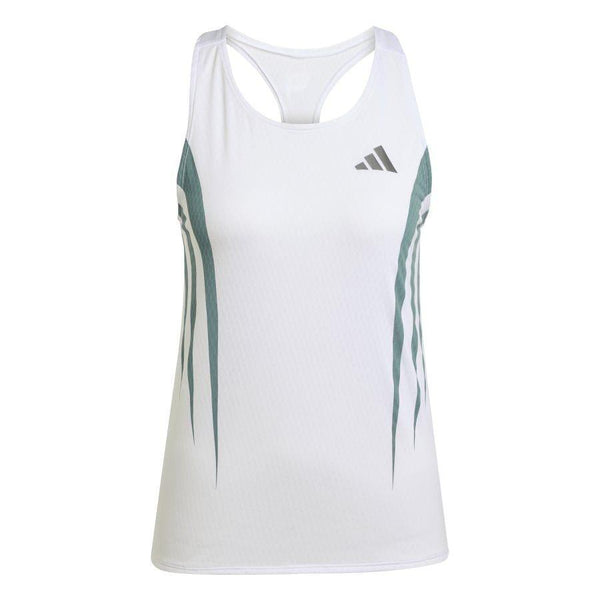 Adizero Archive Running Singlet, Dame, White/Preloved Teal er en ærmeløs løbetop med grønne striber, sort Adidas-logo på brystet, svedtransporterende materiale og racerback-design for komfort og stil.
