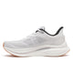 Saucony Endorphin Speed 5 Herre i White/Gum har en overdel i mesh, sort foring, hvid sål med lys orange slidbane og Saucony-branding - ideel til tempo- og distancetræning; her vist i sideprofil.