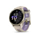 Garmin Forerunner 970 GPS smartwatch i French Grey/Translucent Indigo har en rund urskive og viser tid, dato, antal skridt, batteriniveau og forskellige fitnessstatistikker.