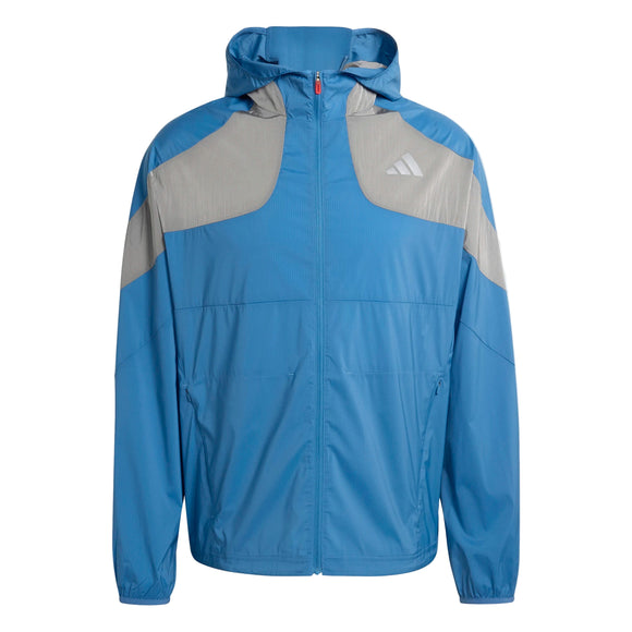 Adidas Adizero Hakone Ekiden Jacket, Herre, Duinn/Sliver, er en ultralet løbejakke med lysegrå detaljer, lynlås foran, lommer og atletisk logo på venstre bryst, vist mod en hvid baggrund.