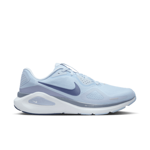 Nike Structure 26 Herre i Lt Armory Blue/Diffused Blue-Ashen Slate har en overdel i mesh, lagdelte syntetiske detaljer for stabilitet, en mørkere blå swoosh, hvid mellemsål og lyseblå-grå ydersål - perfekt støtte til hver eneste løbetur.