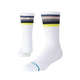 Stance Line Up Mid Ribbed Crew-sokkerne i hvid er unisex-sokker med ribmønster til hverdagsbrug, der har vandrette grå, sorte og gule striber nær toppen, et lille cirkulært logo samt lyseblå detaljer på tåen og tekst nær fodområdet.