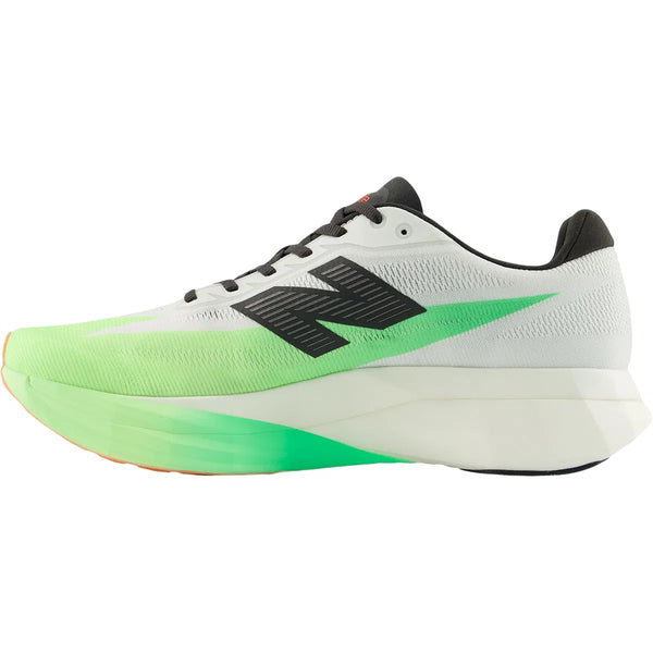 New Balance Fuelcell Supercomp Elite V5 Herre i White/Mint Flash EKIDEN har et sort N-logo, sorte snørebånd, tyk grøn/hvid mellemsål, lav krave og strømlinet design - udviklet til maratonhastighed.