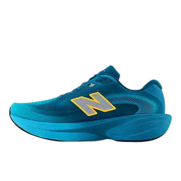 Blue Freshfoam Ellipse, Herre, Altitude x NYC Marathon løbesko med et gult og gråt logo på siden og en tyk, buet sål.