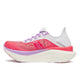 Et sidebillede af Saucony Endorphin Elite 2 (Unisex, Coral/White) viser en tyk, buet hvid sål, koralfarvet og rød mesh-overdel med lilla detaljer, hvide snørebånd og Saucony-branding præget på siden.