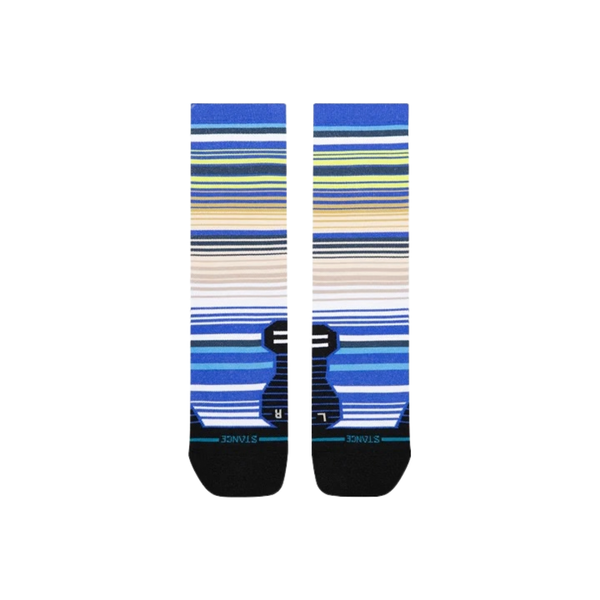 Stance Jorongo Light Crew-sokkerne har et behageligt unisex-design med vandrette striber i blå, gul, brun og hvid, fremhævet af et sort, abstrakt kattemotiv ved tæerne og afsluttet med sorte hæle og tåspidser – fremstillet af slidstærke materialer, der sikrer lang holdbarhed.