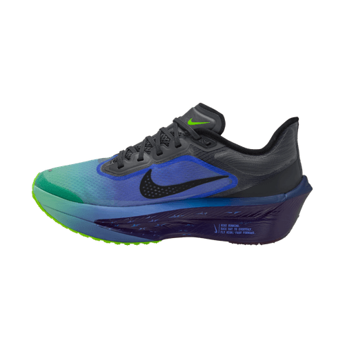 Nike Zoom Fly 6 GLAM løbesko dame har en mørk obsidian/sort-racerblå overdel, sorte snørebånd og swoosh, tyk blå-lilla ZoomX-skum mellemsål, lysegrøn ydersål og et lille grønt Nike-logo på tungen.