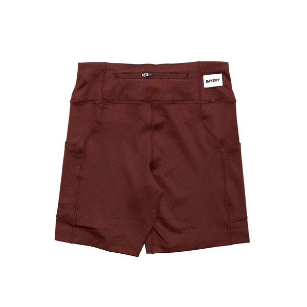 Et par røde Saysky W Combat+ Short Tights 7" til kvinder med en lille baglomme, synlige sømme, sidelommer og et hvidt Saysky-mærke - perfekte sammen med dine yndlingstræningstights.