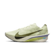 Et sidebillede af Nike Vaporfly Next% 4 (Herre) i Sea Glass/Sequoia-Ultralime-Phantom, med en stor sort swoosh, tyk hvid ZoomX-mellemsål, synlig Air Zoom-enhed i hælen, sat mod en almindelig hvid baggrund.
