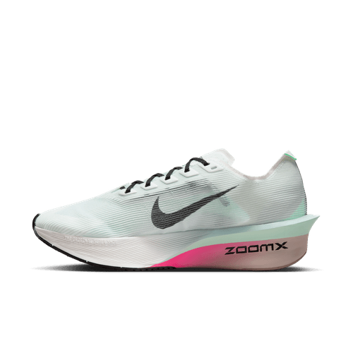 Nike Zoomx Vaporfly Next% 4 Dame løbesko i White/Black-Hyper Pink-Mint Foam har en hvid overdel, sort swoosh og snørebånd og en tyk sål, der går fra hvid til pink og mint. Den har ZoomX-skum, carbonplade og ZOOMX på siden.