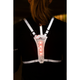 En person bærer en BeeSafe LED Harness USB Phone Pocket, Unisex, Silver, med reflekterende stropper og fire røde lysdioder på ryggen. "WE RUN COPENHAGEN" er trykt i nærheden af lysene - ideelt til løb om natten.